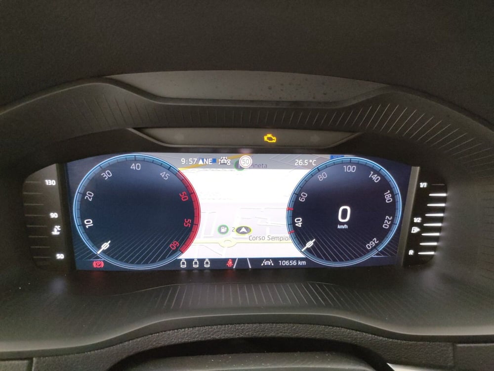 Skoda Karoq usata a Varese (13)