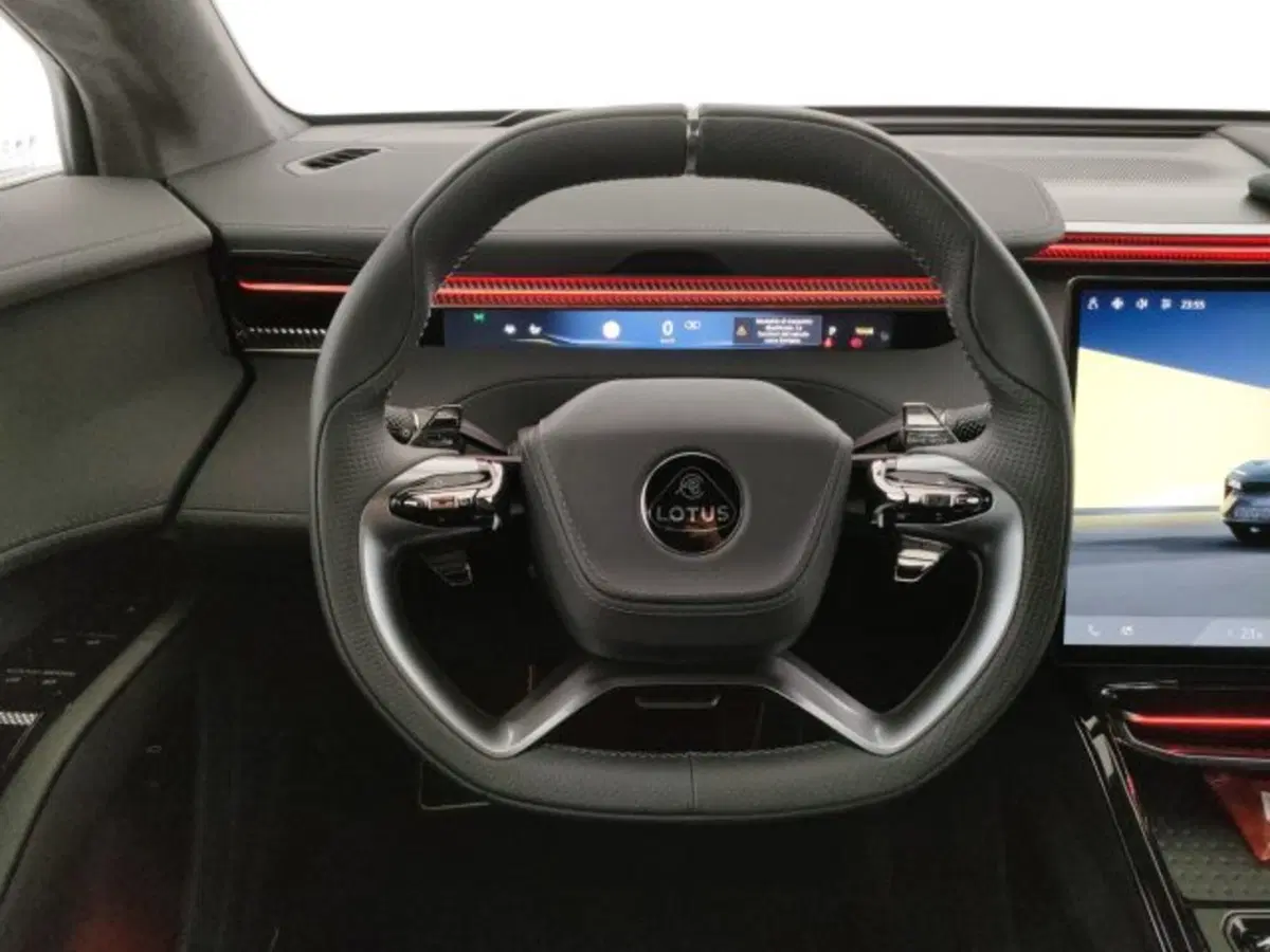 Lotus Eletre nuova a Modena (14)