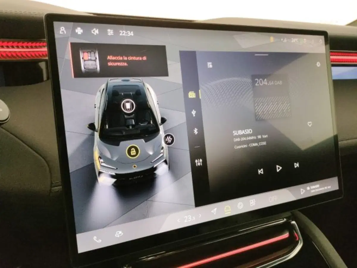 Lotus Eletre nuova a Modena (15)