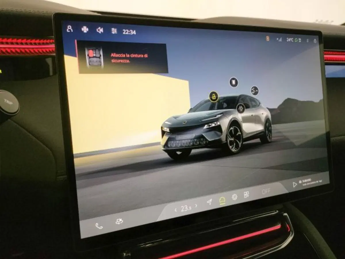 Lotus Eletre nuova a Modena (18)