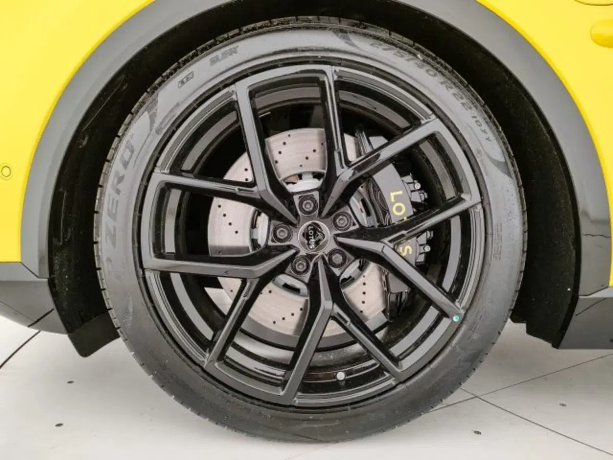 Lotus Eletre nuova a Modena (8)