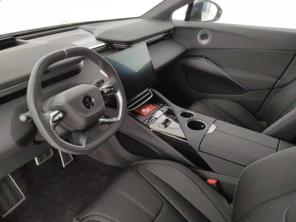 Lotus Eletre nuova a Modena (9)