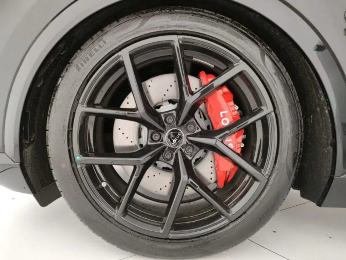 Lotus Eletre nuova a Modena (20)