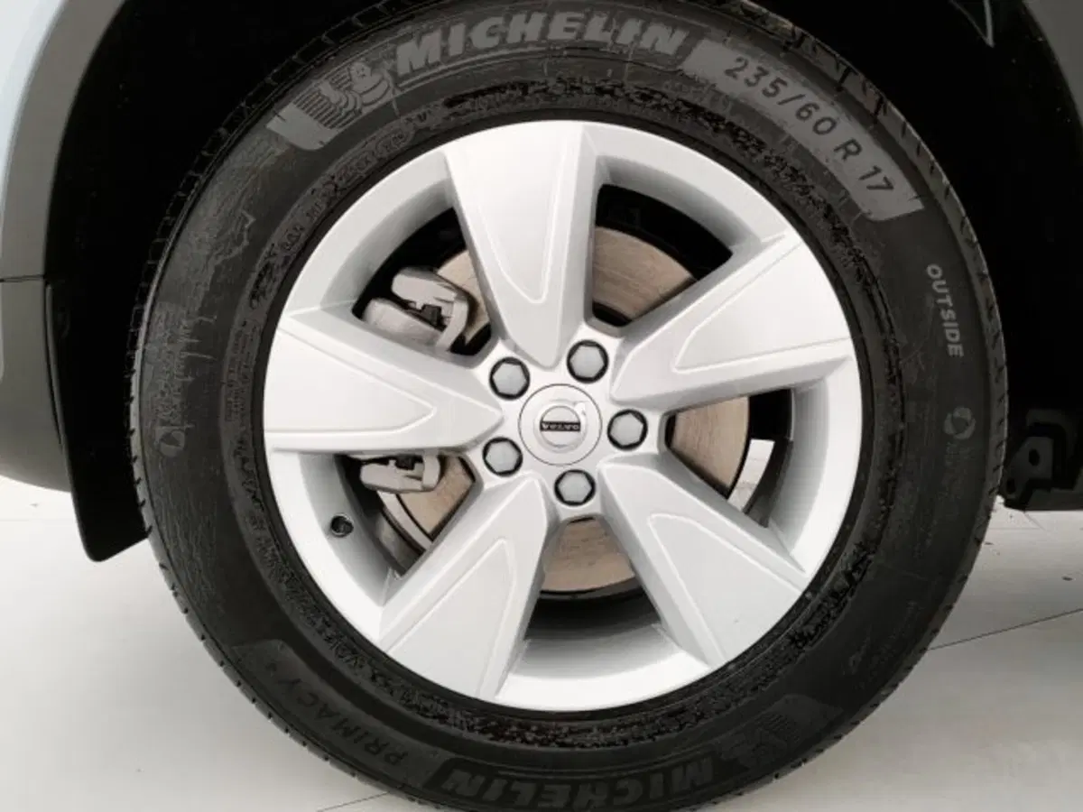 Volvo XC40 nuova a Modena (10)