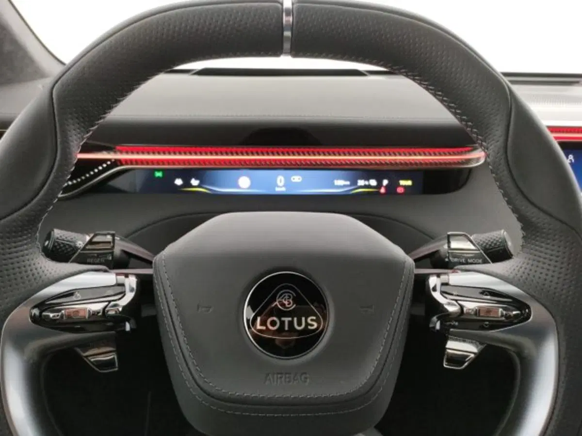 Lotus Eletre nuova a Modena (14)