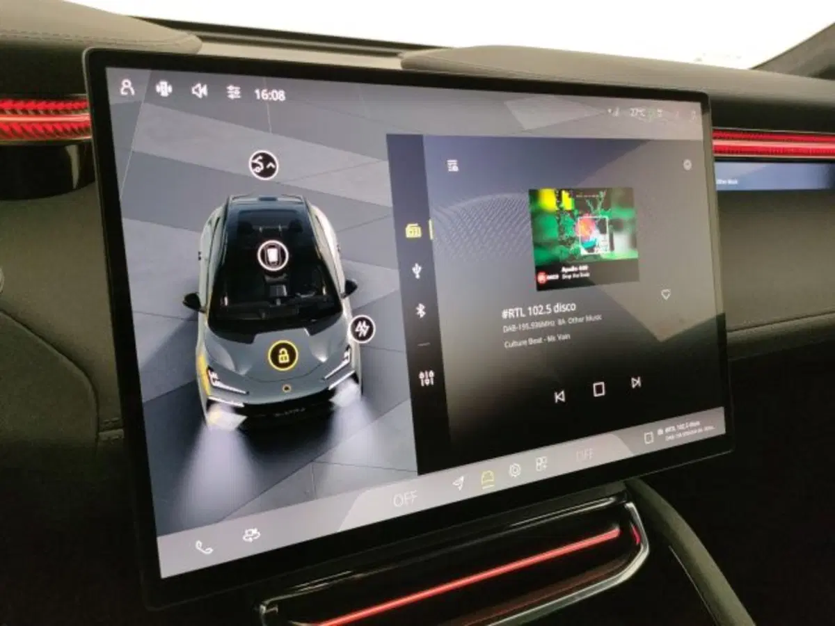 Lotus Eletre nuova a Modena (16)