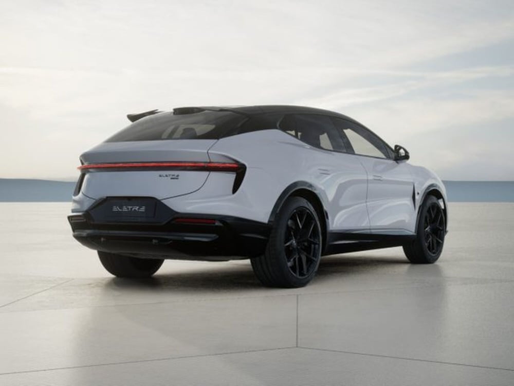 Lotus Eletre nuova a Modena (9)
