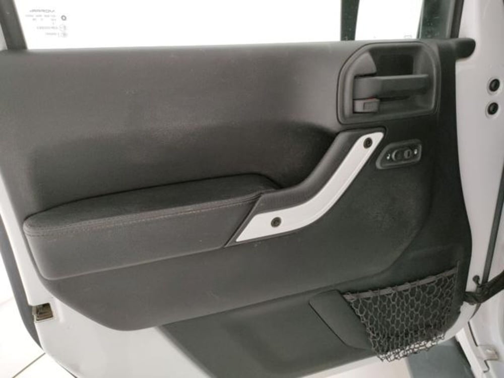Jeep Wrangler Unlimited usata a Modena (11)