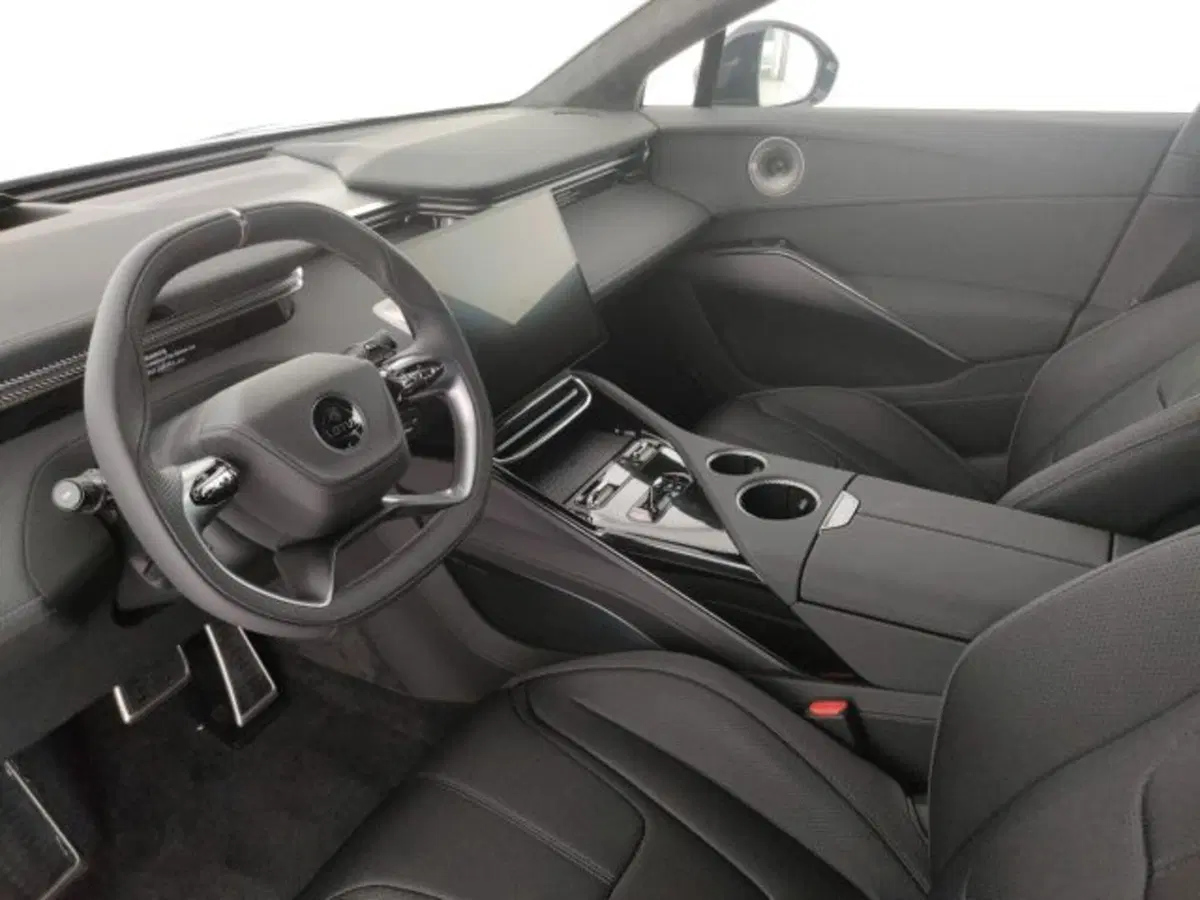 Lotus Eletre nuova a Modena (9)