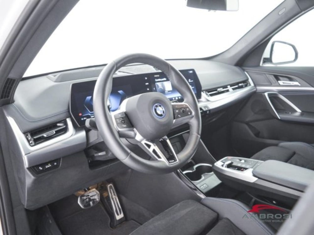 BMW iX1 usata a Perugia (8)