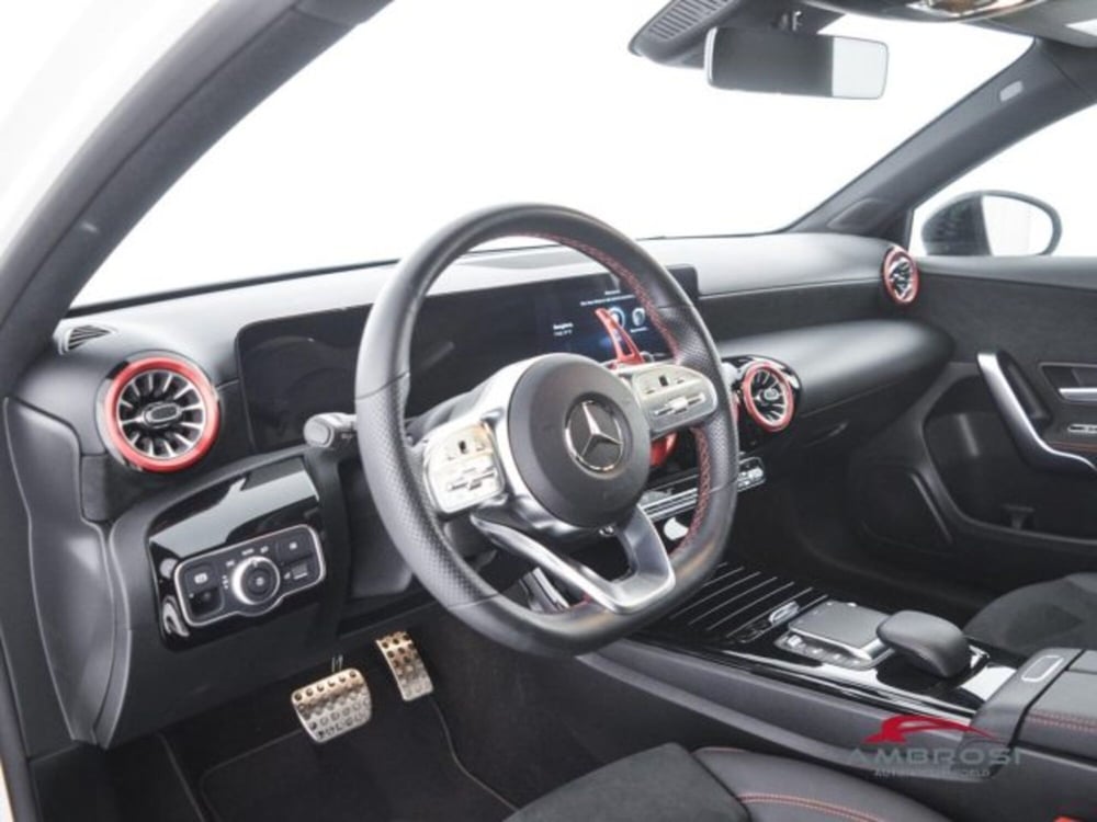 Mercedes-Benz CLA Shooting Brake usata a Perugia (8)