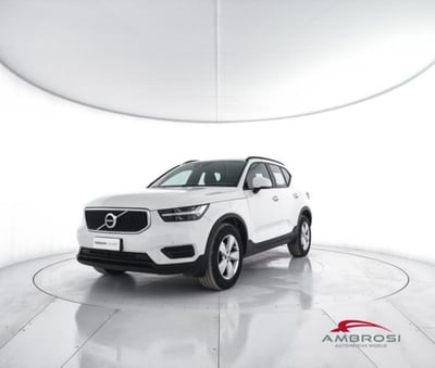Volvo XC40 T2 Momentum Core del 2021 usata a Corciano