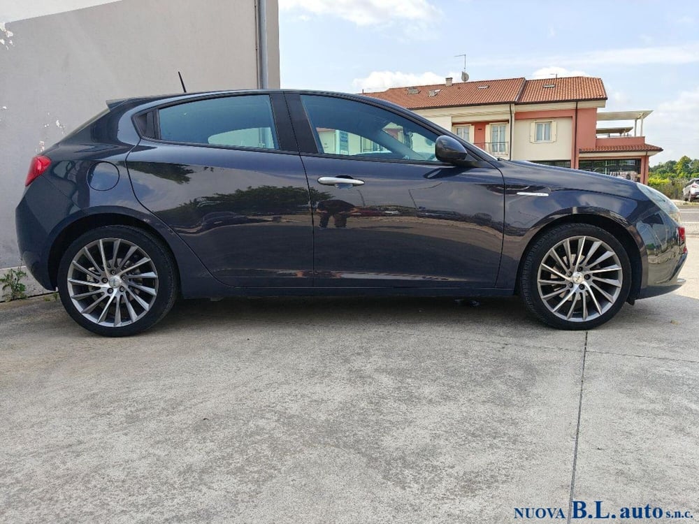 Alfa Romeo Giulietta usata a Verona (4)