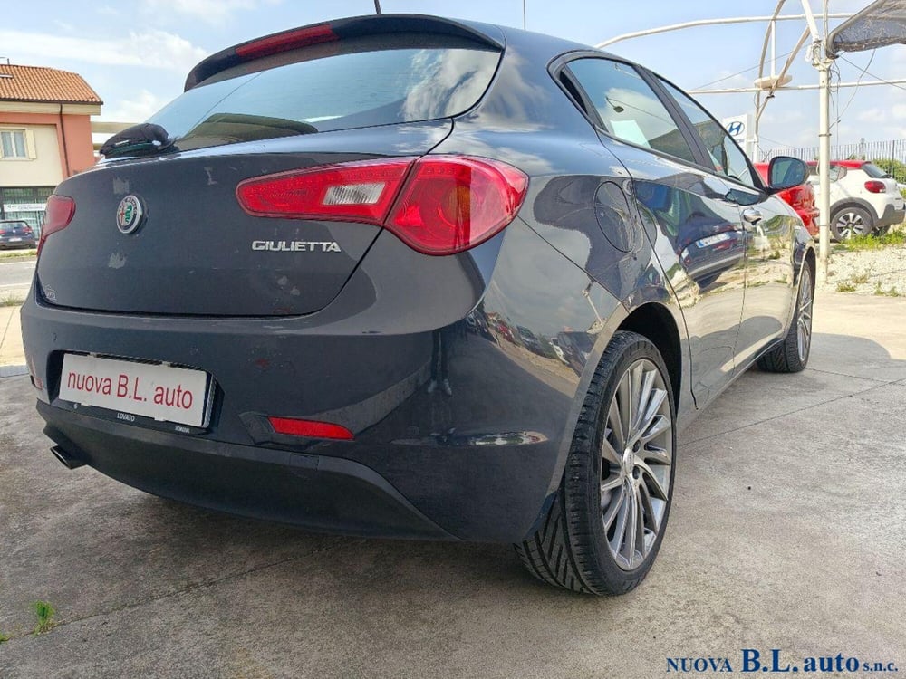 Alfa Romeo Giulietta usata a Verona (5)