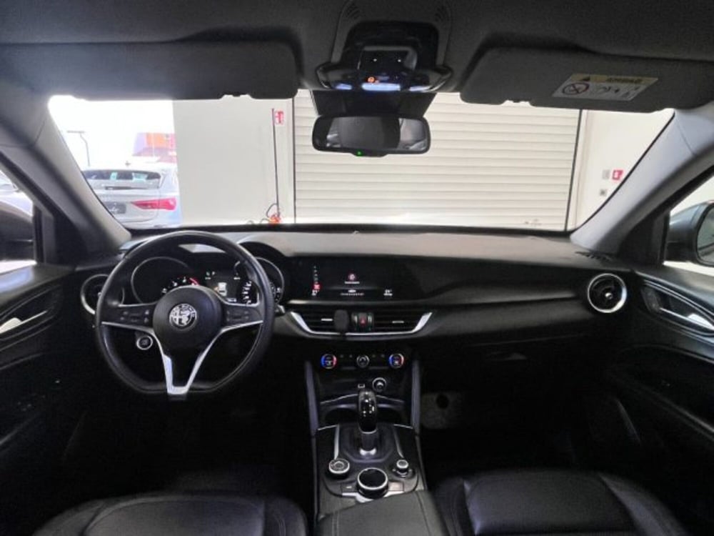 Alfa Romeo Stelvio usata a Oristano (11)