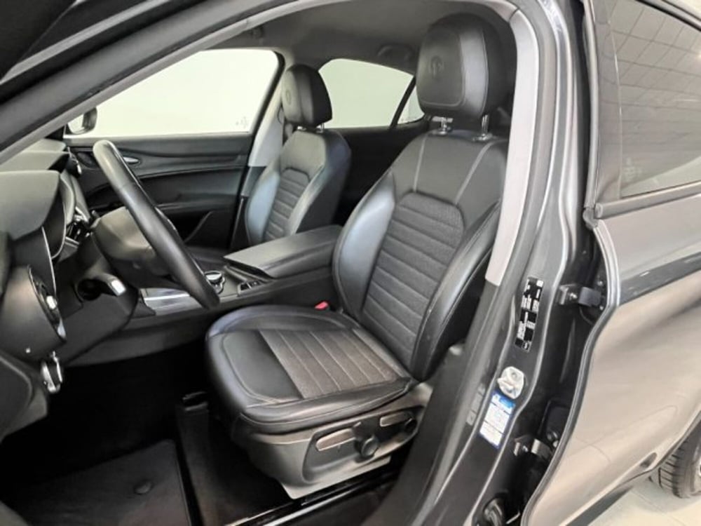 Alfa Romeo Stelvio usata a Oristano (12)