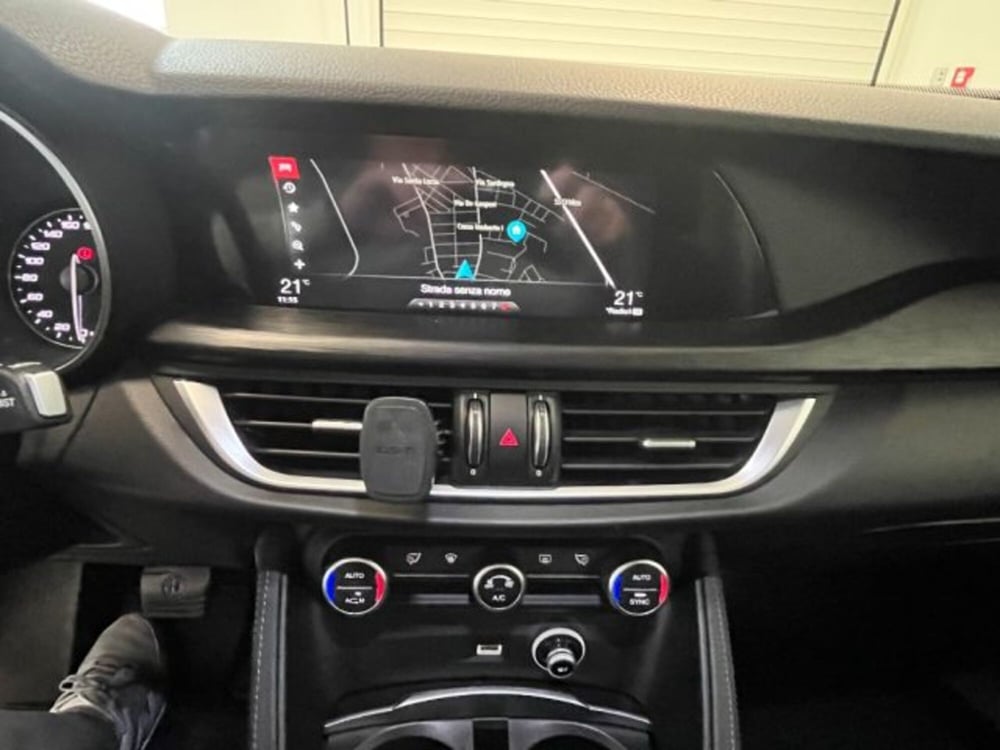 Alfa Romeo Stelvio usata a Oristano (15)