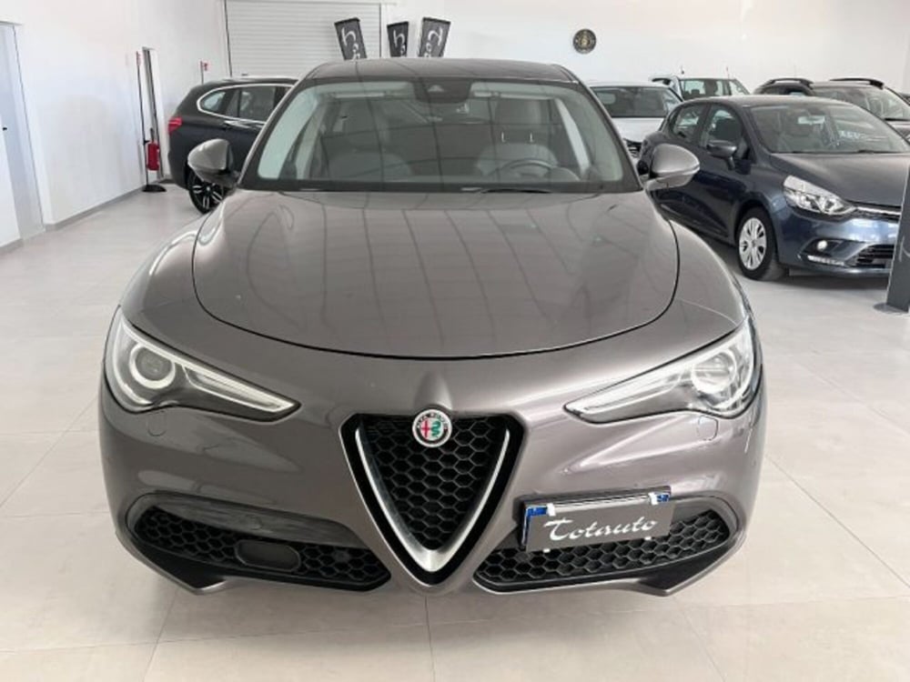 Alfa Romeo Stelvio usata a Oristano (2)