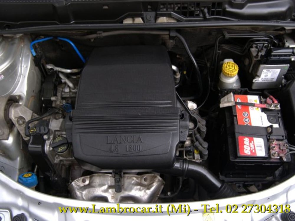 Lancia Ypsilon usata a Milano (10)