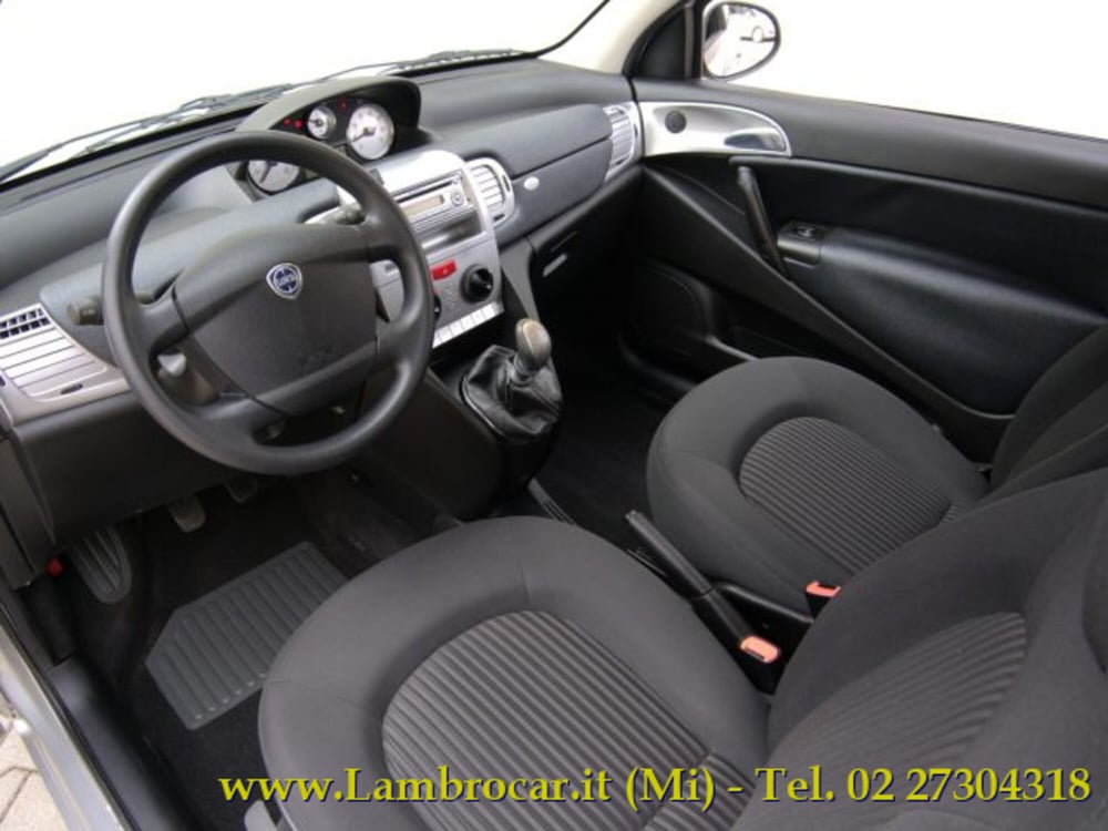 Lancia Ypsilon usata a Milano (3)