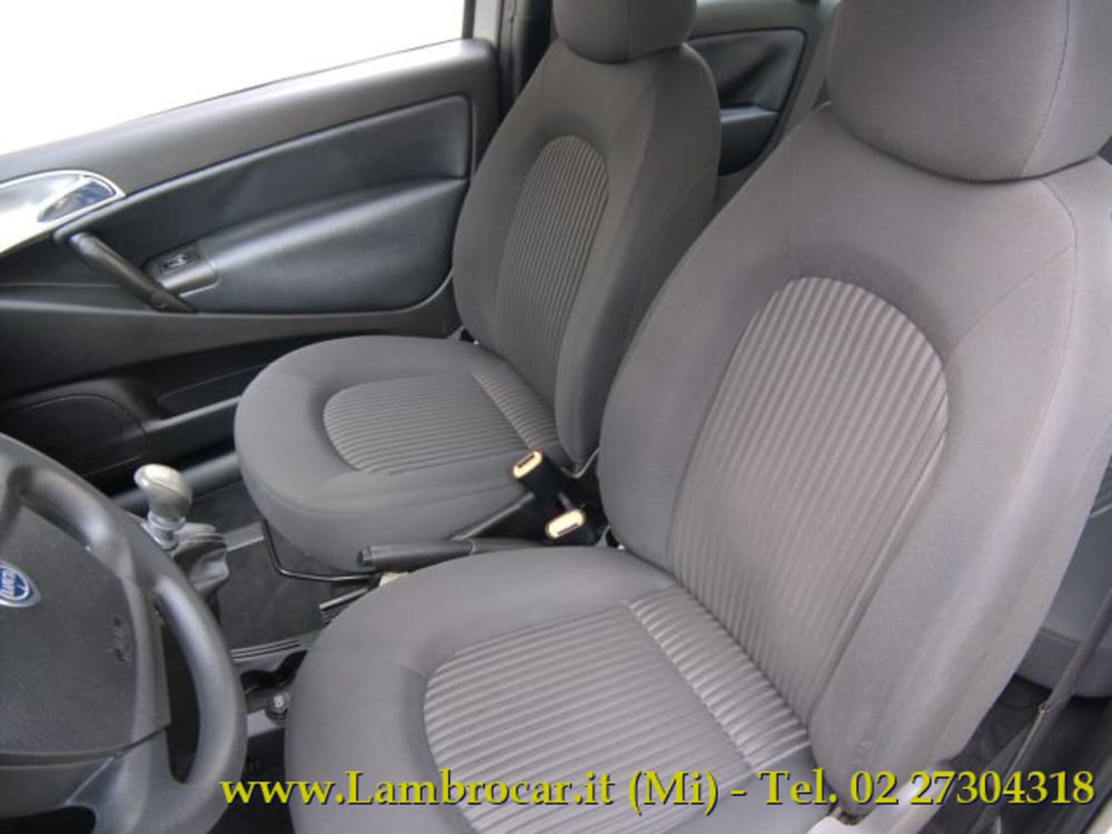Lancia Ypsilon usata a Milano (4)