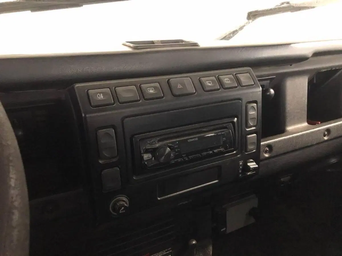 Land Rover Defender usata a Torino (11)