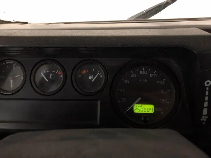 Land Rover Defender usata a Torino (12)