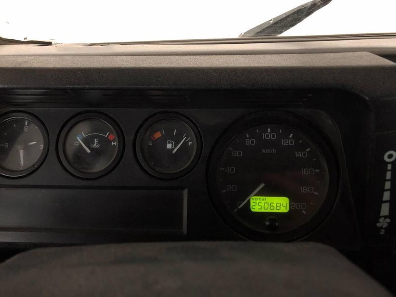 Land Rover Defender usata a Torino (12)