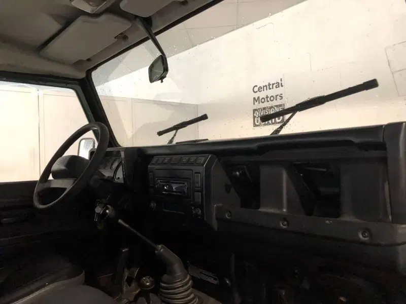 Land Rover Defender usata a Torino (7)