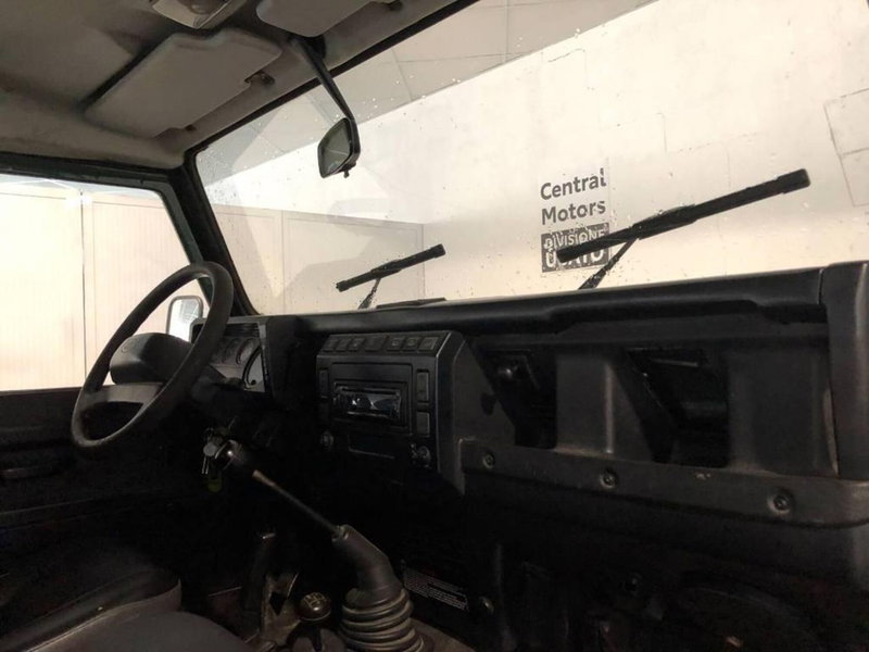 Land Rover Defender usata a Torino (7)