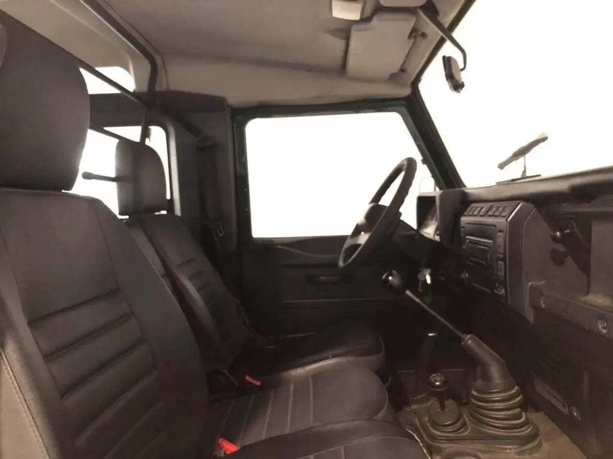 Land Rover Defender usata a Torino (9)