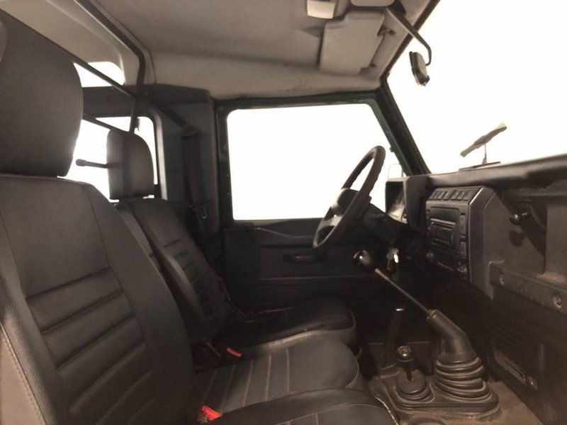 Land Rover Defender usata a Torino (9)