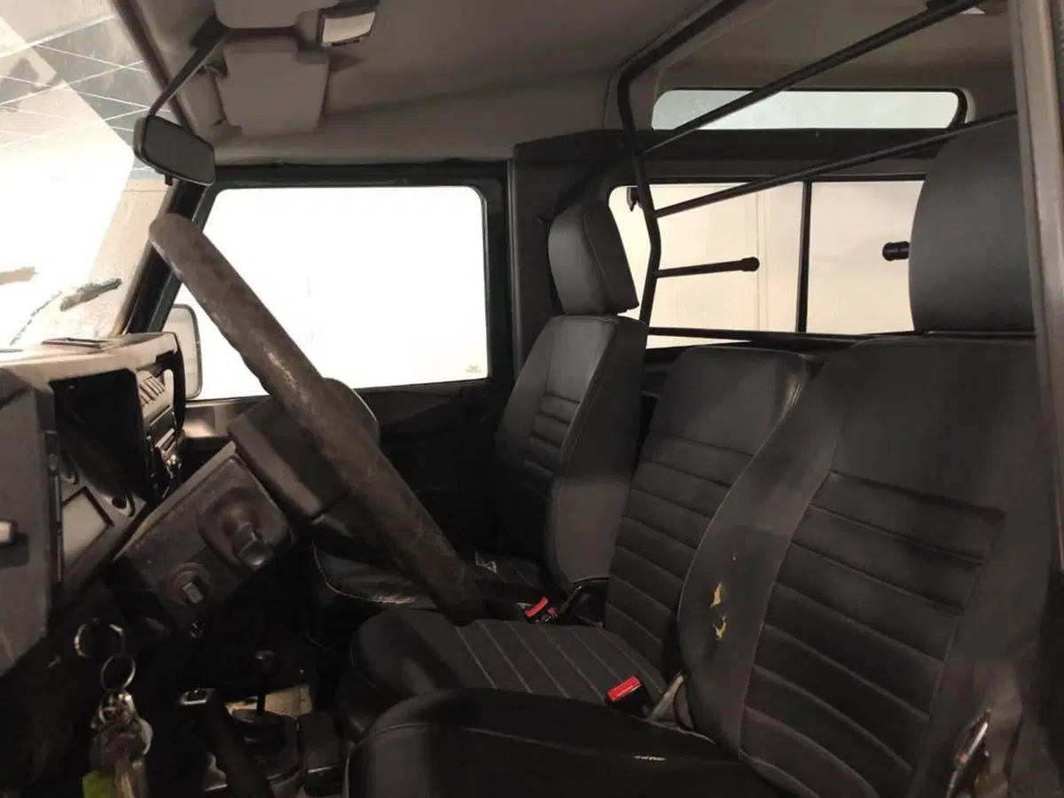 Land Rover Defender usata a Torino (10)