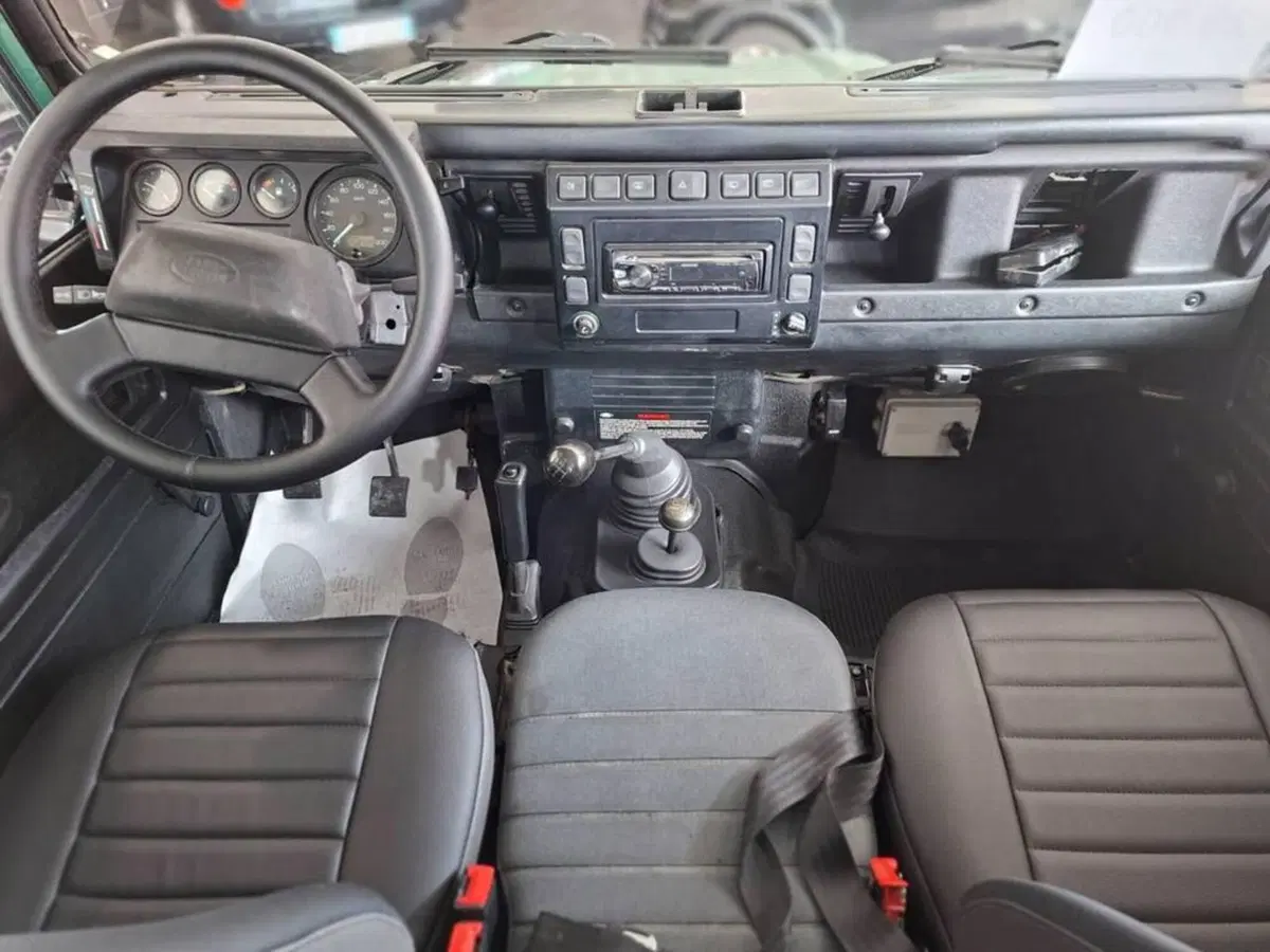 Land Rover Defender usata a Torino (9)