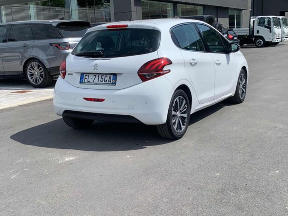 Peugeot 208 nuova a Lucca (7)