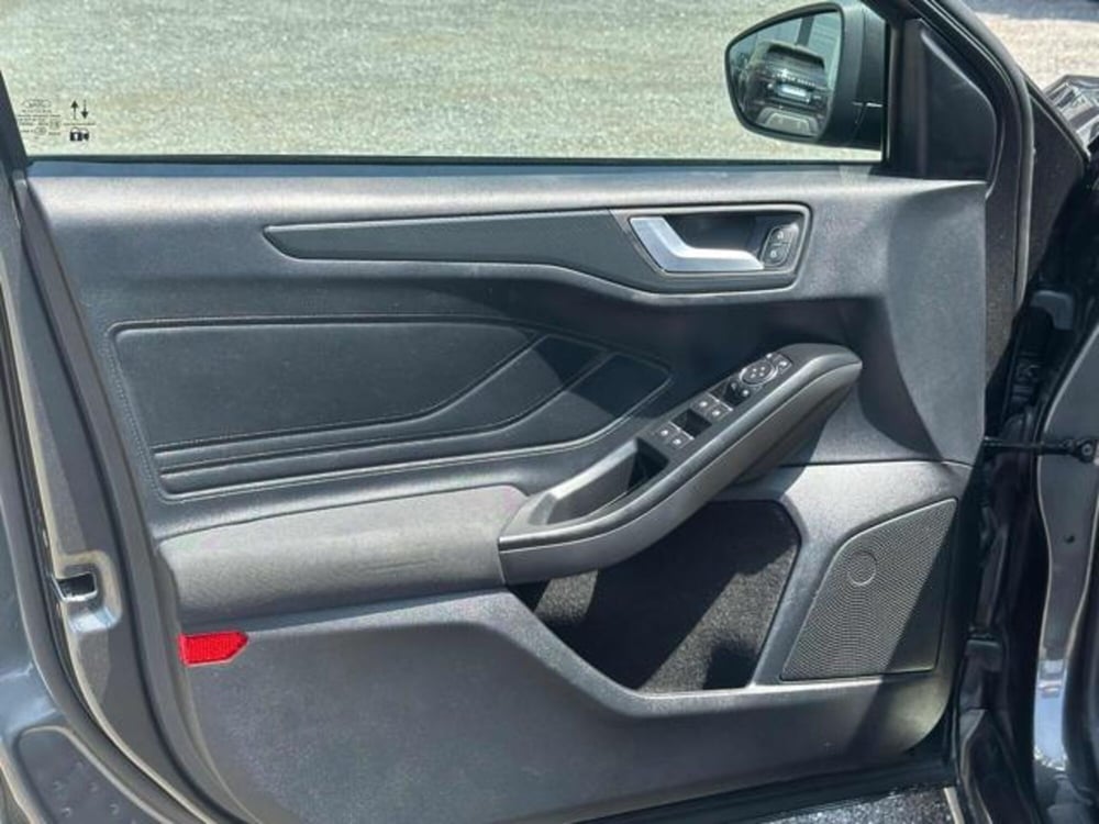 Ford Focus Station Wagon usata a Lucca (11)