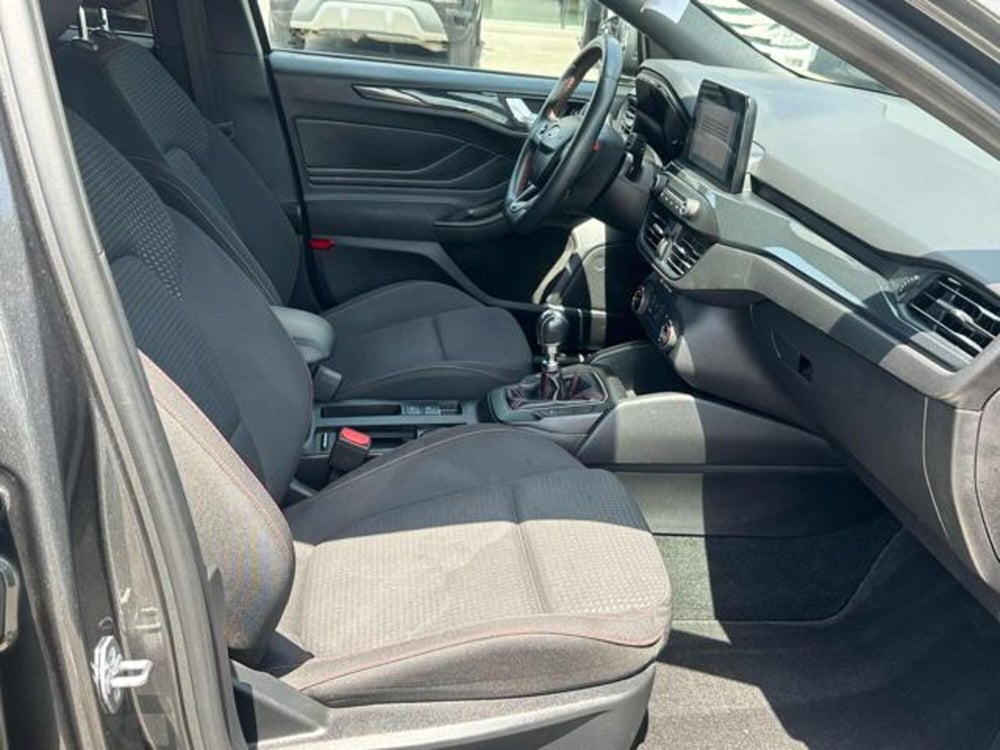 Ford Focus Station Wagon usata a Lucca (19)