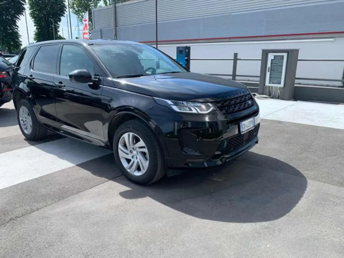 Land Rover Discovery Sport usata a Lucca (2)