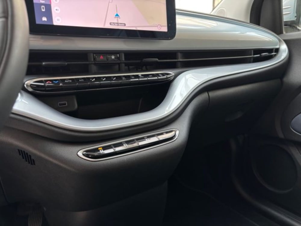 Fiat 500e usata a Napoli (19)