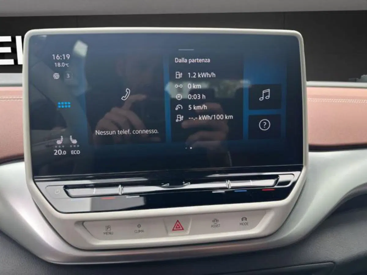 Volkswagen ID.4 usata a Milano (11)