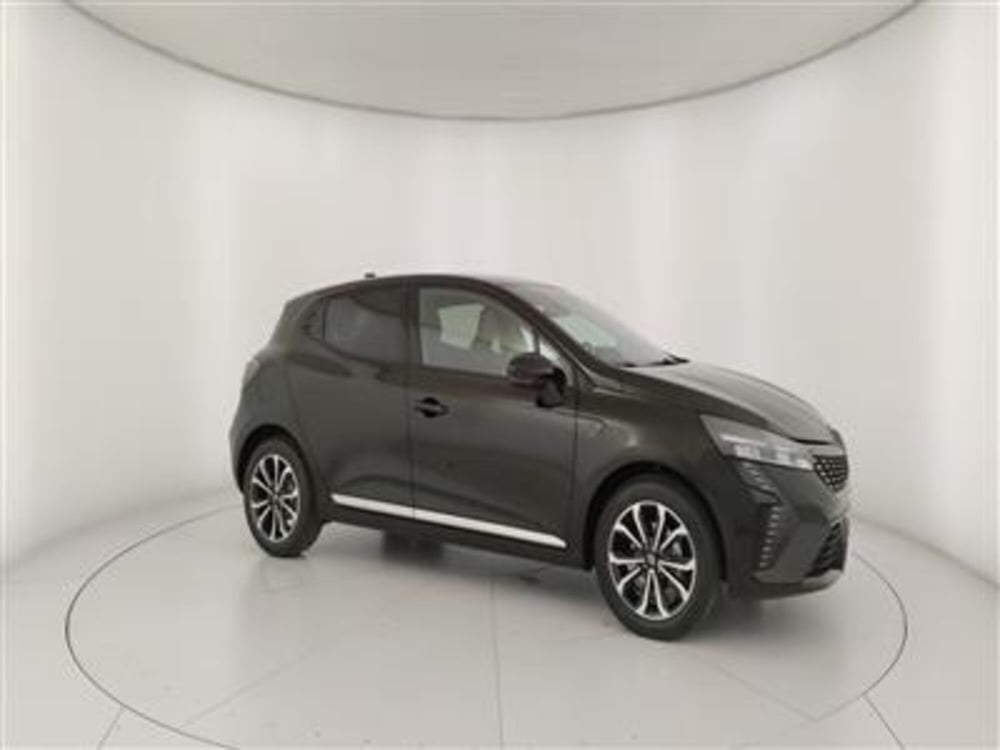 Renault Clio nuova a Bari (10)