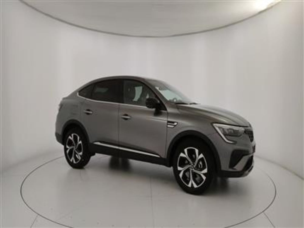 Renault Arkana nuova a Bari (10)