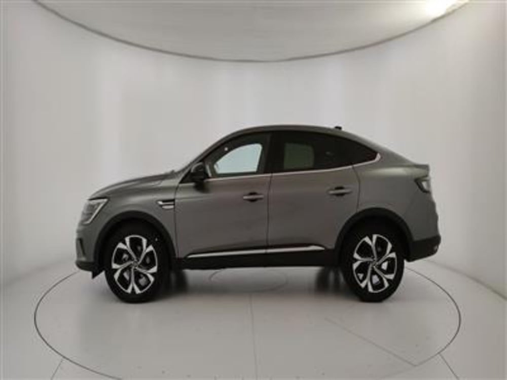 Renault Arkana nuova a Bari (3)