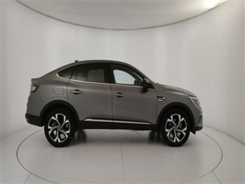 Renault Arkana nuova a Bari (9)