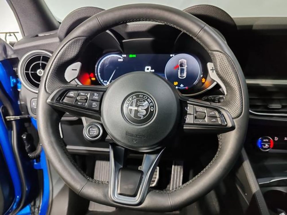 Alfa Romeo Stelvio usata a Torino (10)
