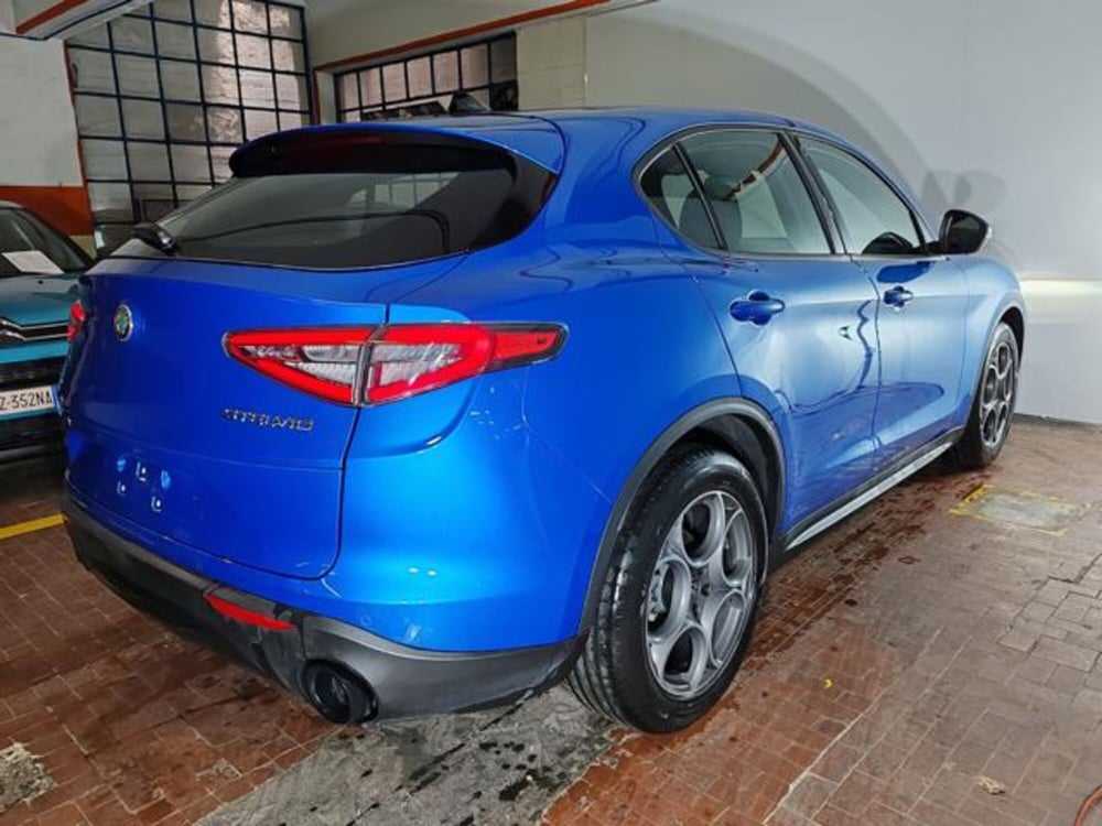Alfa Romeo Stelvio usata a Torino (4)