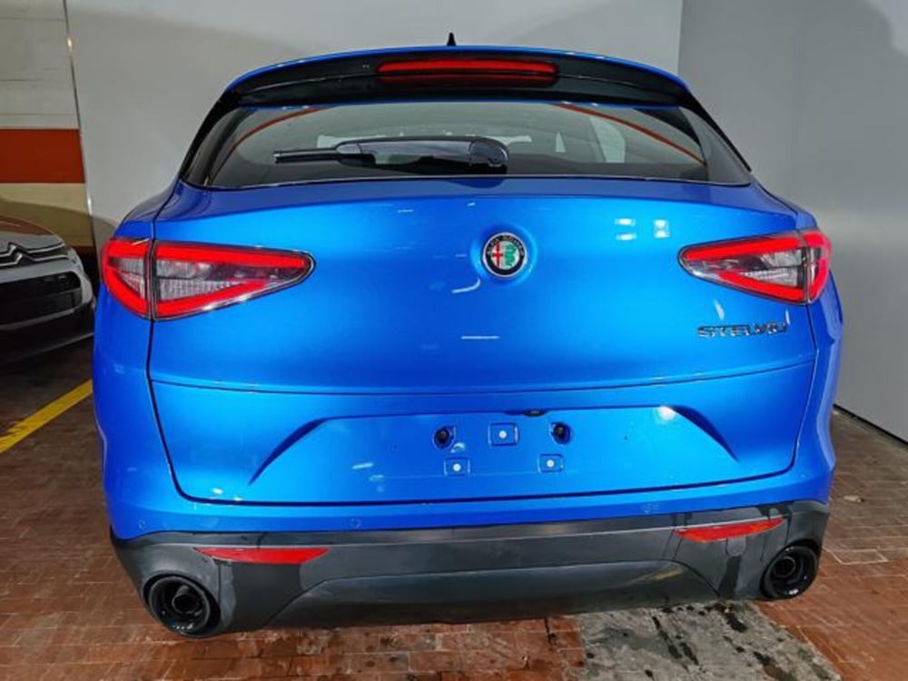 Alfa Romeo Stelvio usata a Torino (5)