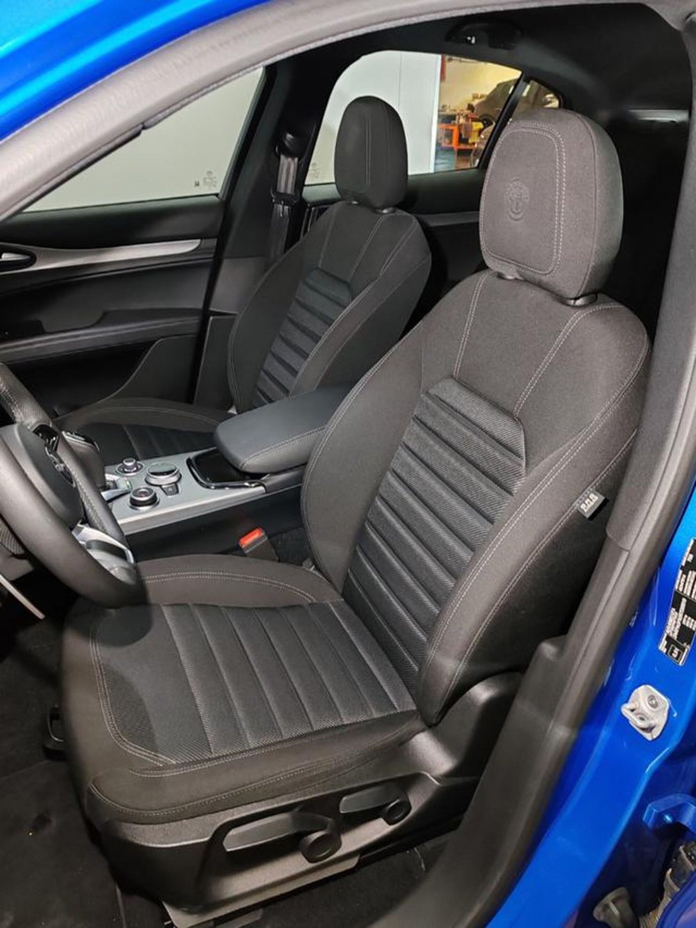 Alfa Romeo Stelvio usata a Torino (9)