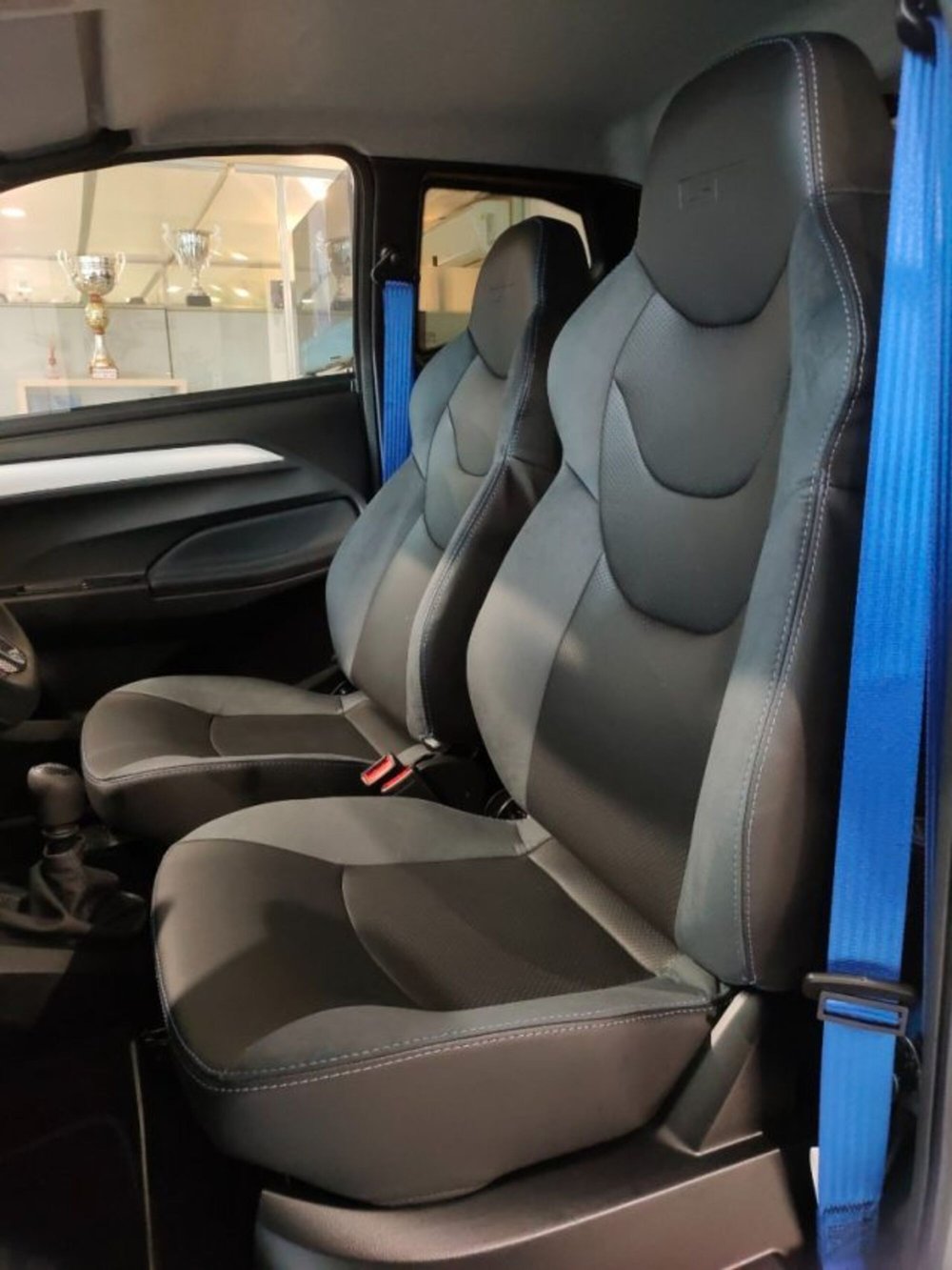 Aixam Coupé nuova a Firenze (16)