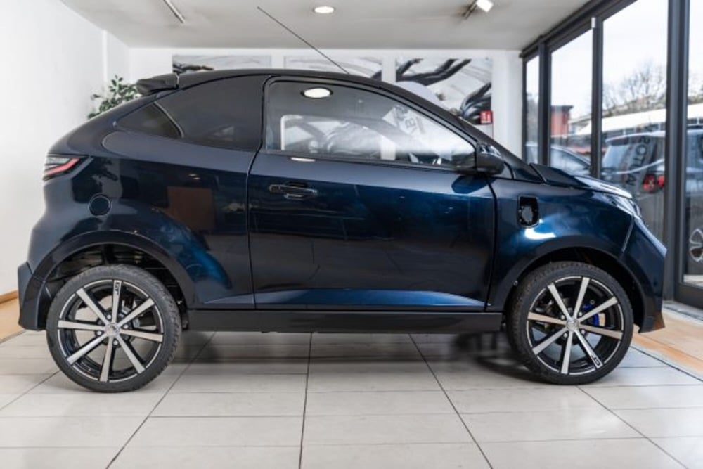 Aixam Coupé nuova a Firenze (2)